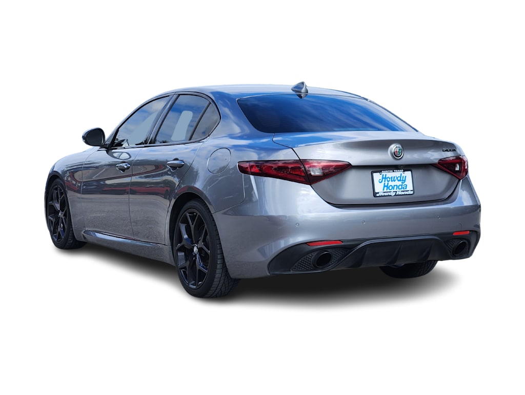Thumbnail: 2020 Alfa Romeo Giulia - 4