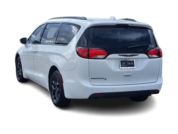 Thumbnail: 2020 Chrysler Pacifica - 4