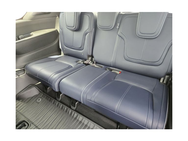 Thumbnail: 2026 INFINITI QX80 - 20