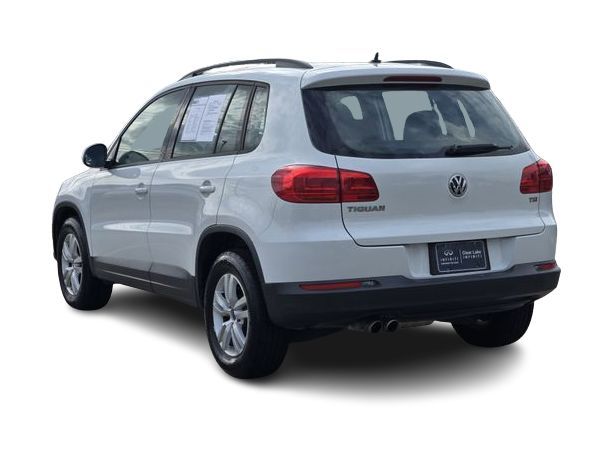 Thumbnail: 2016 Volkswagen Tiguan - 4