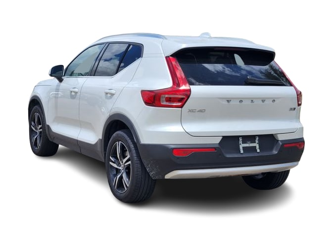 Thumbnail: 2025 Volvo XC40 - 4