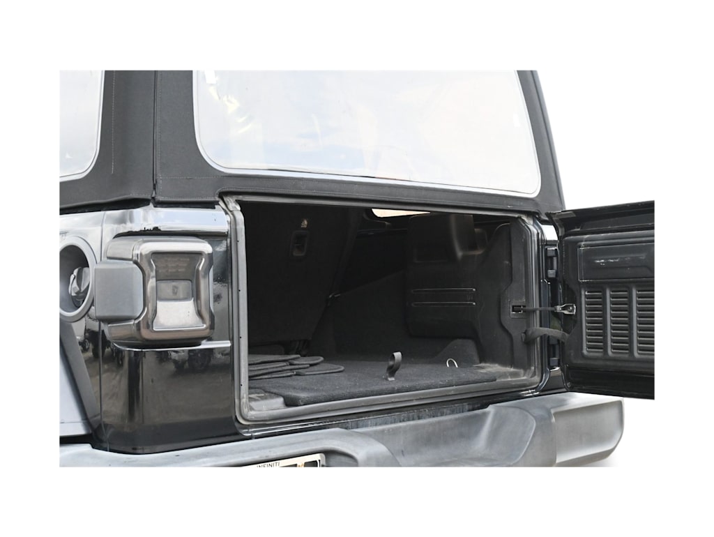 Thumbnail: 2019 Jeep Wrangler - 17
