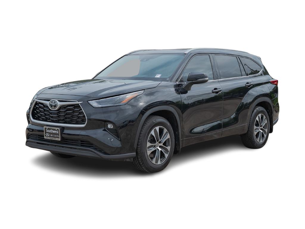 Used 2022 Toyota Highlander XLE with VIN 5TDGZRAH2NS091922 for sale in Casper, WY