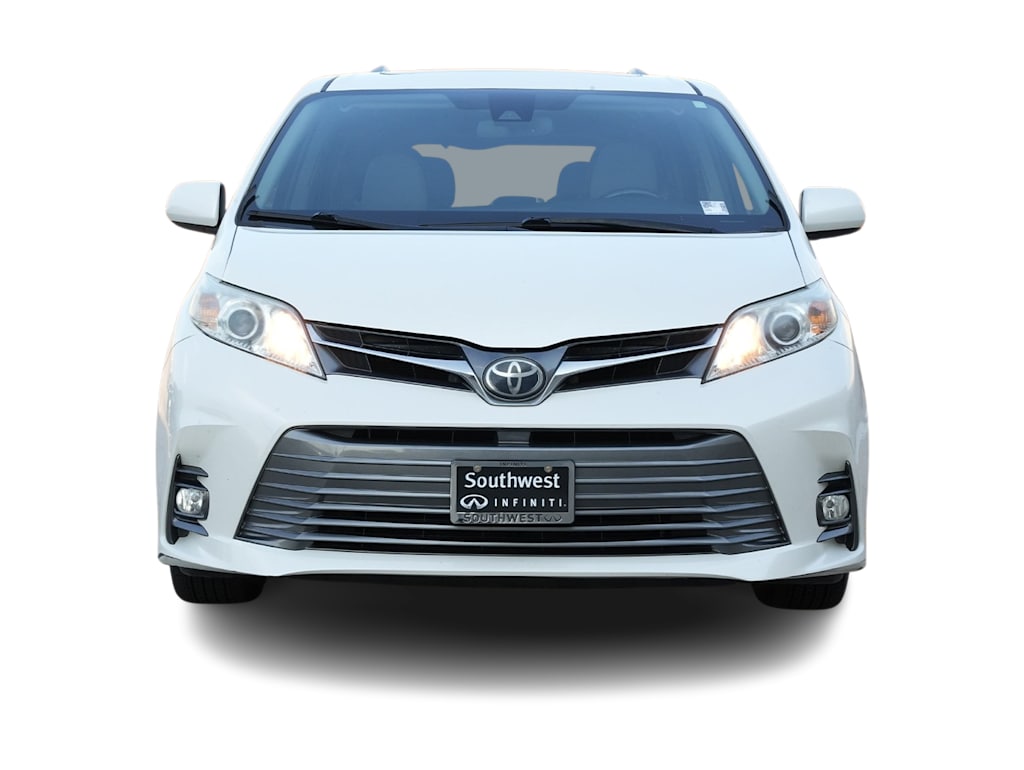 Thumbnail: 2018 Toyota Sienna - 6
