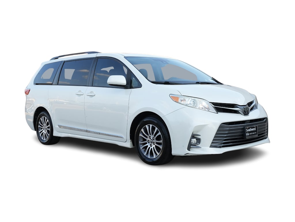 Thumbnail: 2018 Toyota Sienna - 20