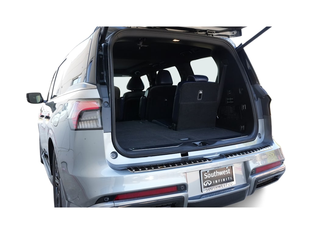 Thumbnail: 2026 INFINITI QX80 - 17