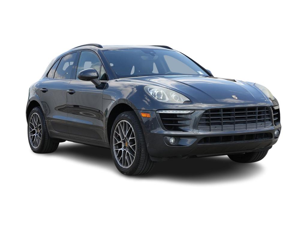 Thumbnail: 2017 Porsche Macan - 16