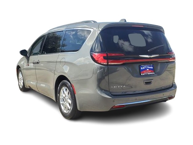 2022 Chrysler Pacifica Touring L 4