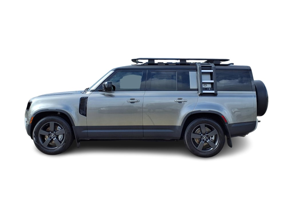 Thumbnail: 2023 Land Rover Defender - 3