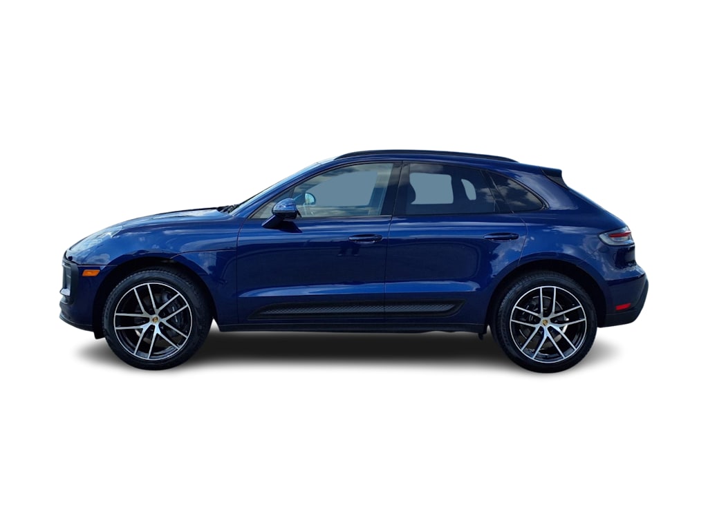 Thumbnail: 2022 Porsche Macan - 3