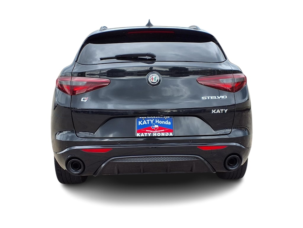 Thumbnail: 2022 Alfa Romeo Stelvio - 5