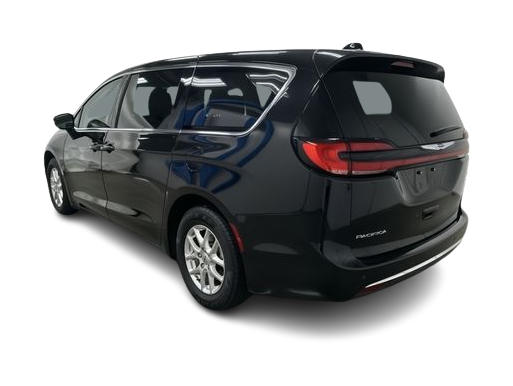 Thumbnail: 2024 Chrysler Pacifica - 3