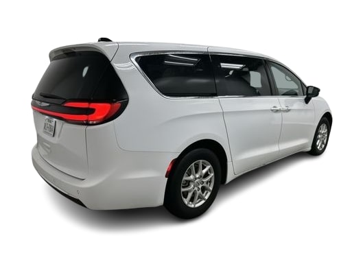 Thumbnail: 2025 Chrysler Pacifica - 15