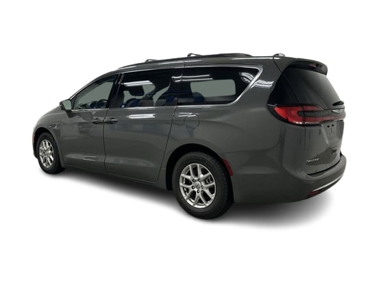 2022 Chrysler Pacifica Touring L 4