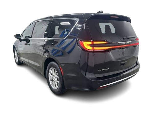 Thumbnail: 2026 Chrysler Pacifica - 3