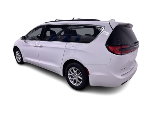 2022 Chrysler Pacifica Touring L 4