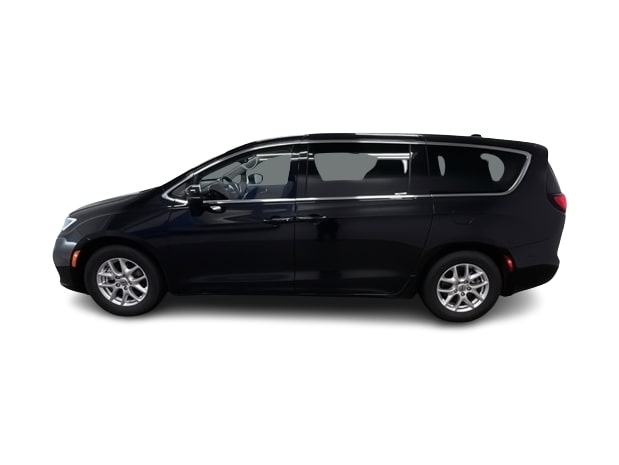 2023 Chrysler Pacifica Touring L 3