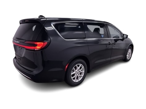 2023 Chrysler Pacifica Touring L 17