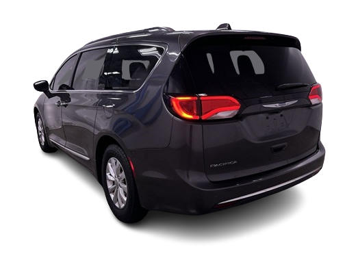 2018 Chrysler Pacifica  3
