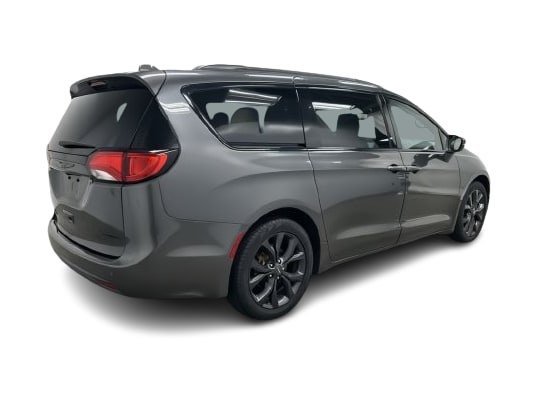 Thumbnail: 2020 Chrysler Pacifica - 15