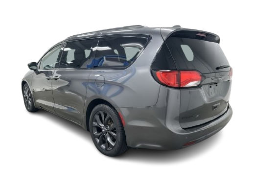 Thumbnail: 2020 Chrysler Pacifica - 3