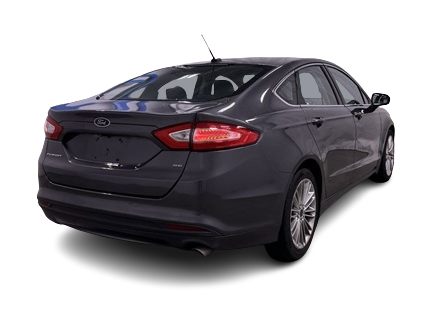 2016 Ford Fusion SE 14