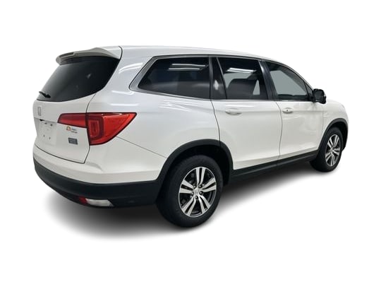 Thumbnail: 2017 Honda Pilot - 15