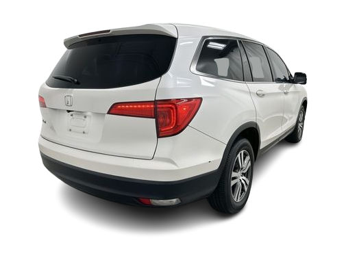 Thumbnail: 2017 Honda Pilot - 14
