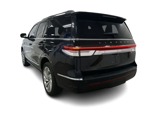 Thumbnail: 2024 Lincoln Navigator - 3