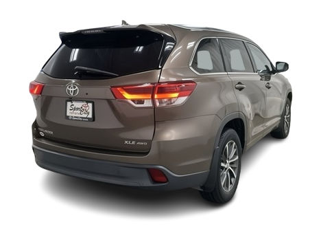 Thumbnail: 2017 Toyota Highlander - 13