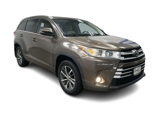 Thumbnail: 2017 Toyota Highlander - 16