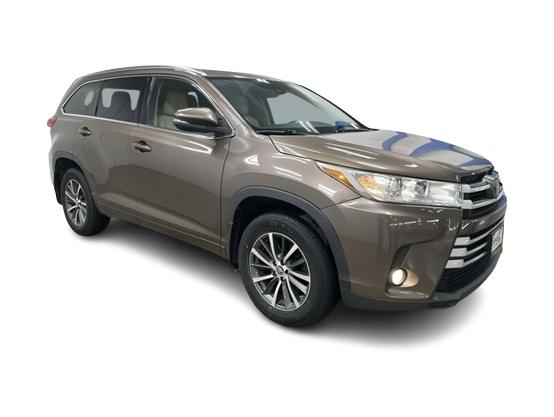 Thumbnail: 2017 Toyota Highlander - 15