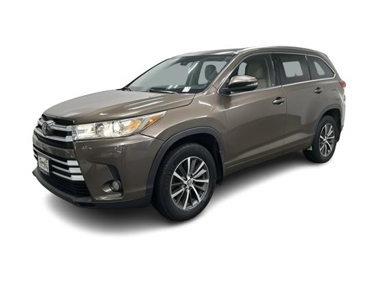 Thumbnail: 2017 Toyota Highlander - 18