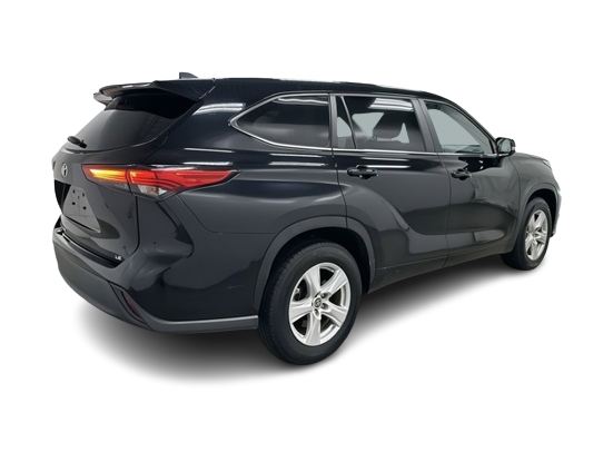 Thumbnail: 2023 Toyota Highlander - 14