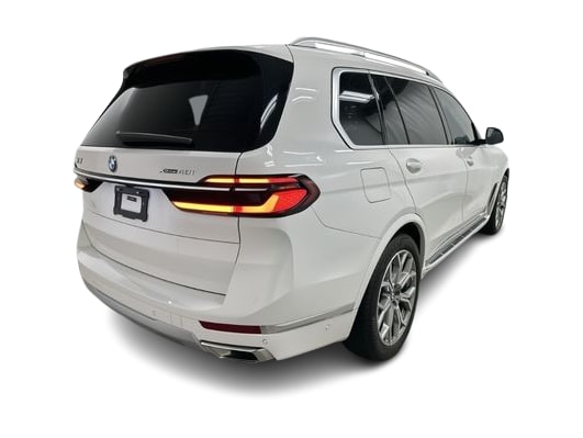 Thumbnail: 2026 BMW X7 - 14