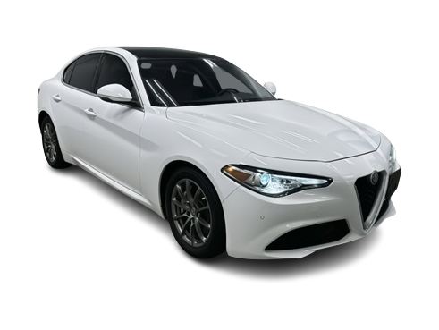 Thumbnail: 2017 Alfa Romeo Giulia - 17