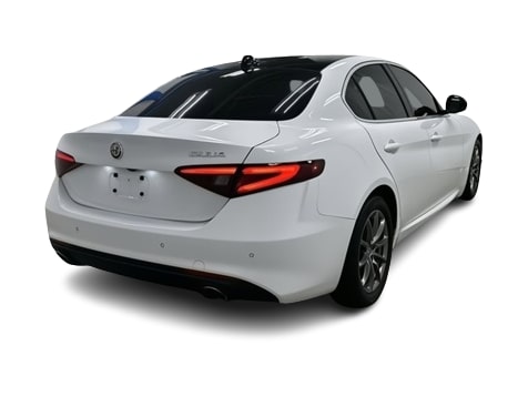 Thumbnail: 2017 Alfa Romeo Giulia - 14