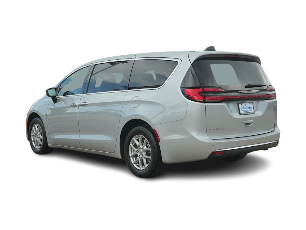 Thumbnail: 2024 Chrysler Pacifica - 4