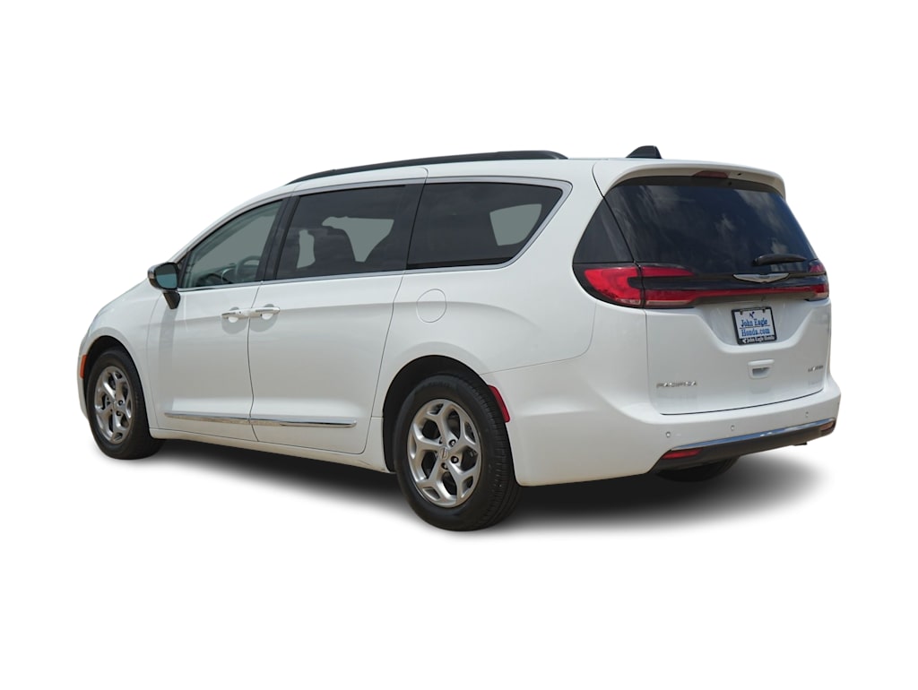 Thumbnail: 2023 Chrysler Pacifica - 4