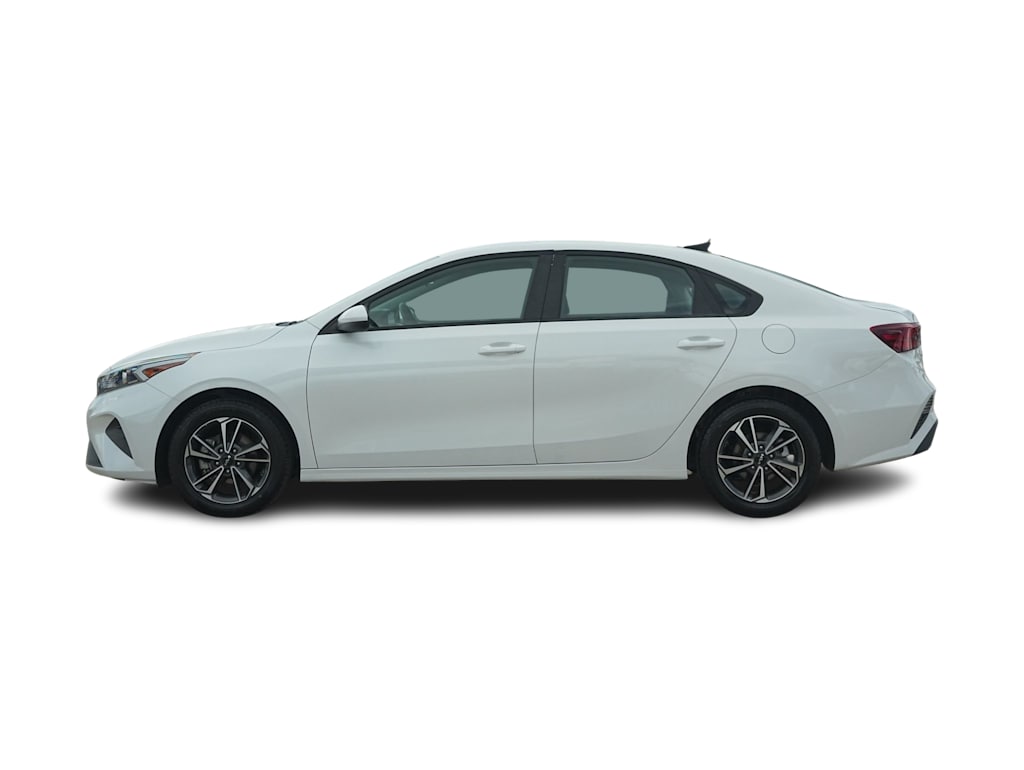 Thumbnail: 2023 Kia Forte - 3