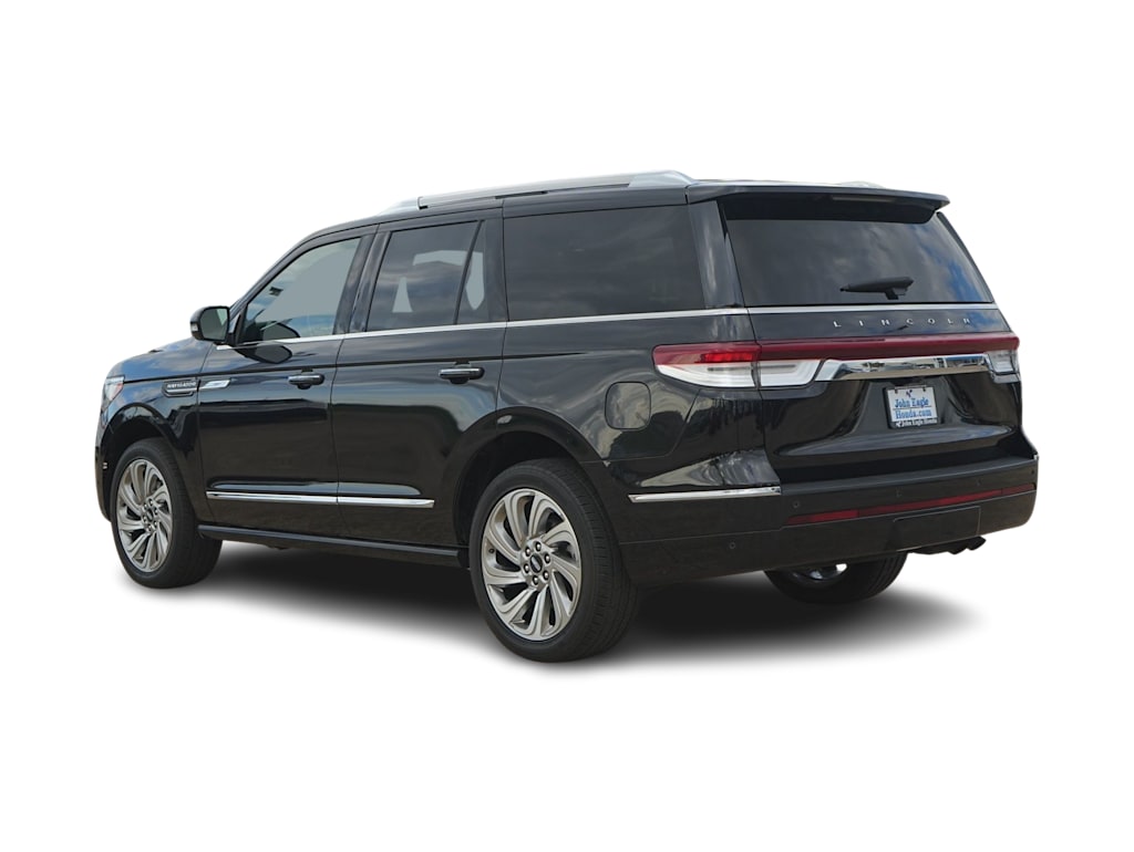 Thumbnail: 2024 Lincoln Navigator - 4