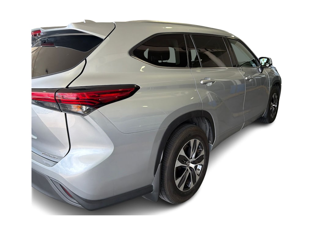 Thumbnail: 2021 Toyota Highlander - 7