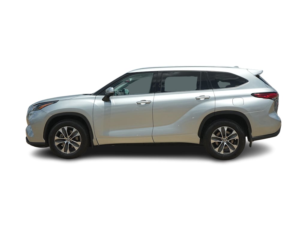 Thumbnail: 2021 Toyota Highlander - 3