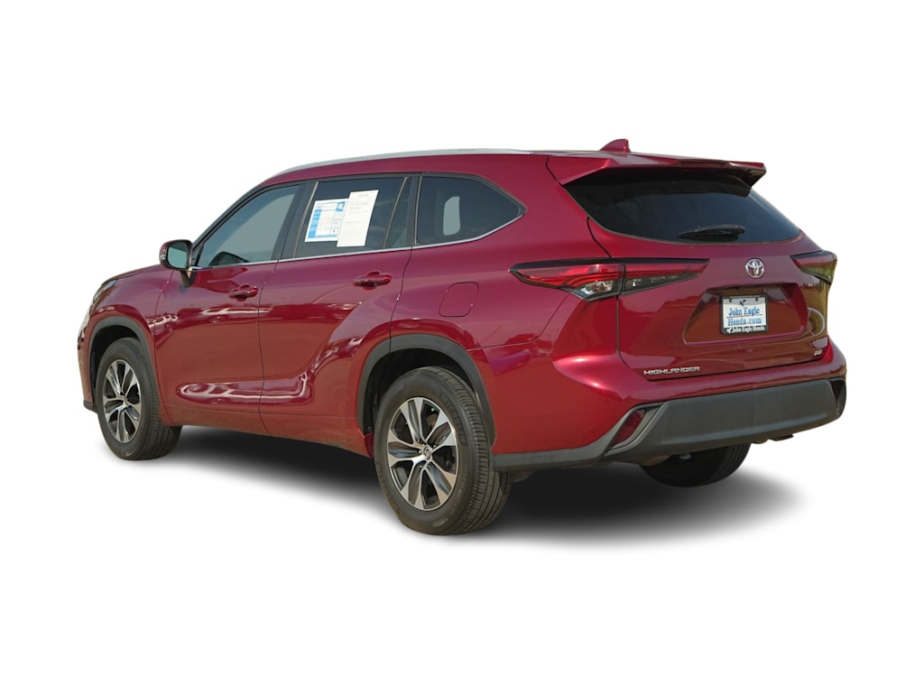 Thumbnail: 2023 Toyota Highlander - 4