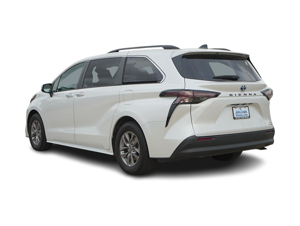 Thumbnail: 2023 Toyota Sienna - 4