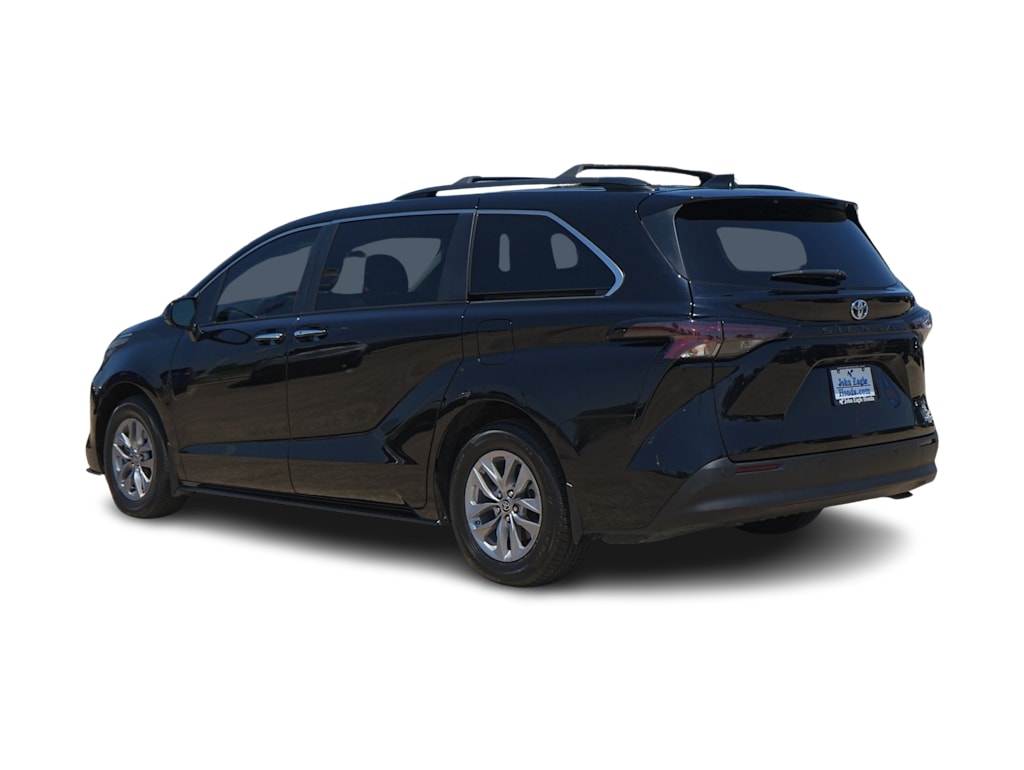 Thumbnail: 2023 Toyota Sienna - 4