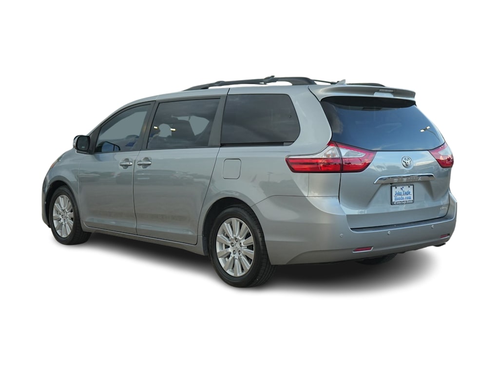 Thumbnail: 2017 Toyota Sienna - 4