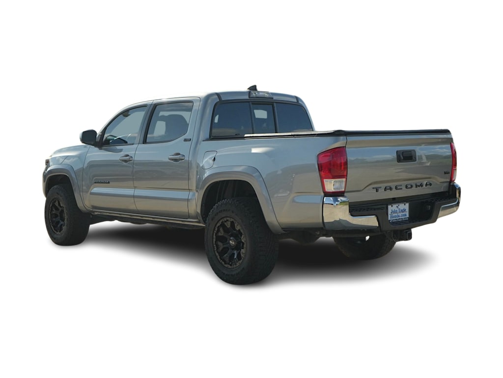 Thumbnail: 2017 Toyota Tacoma - 4