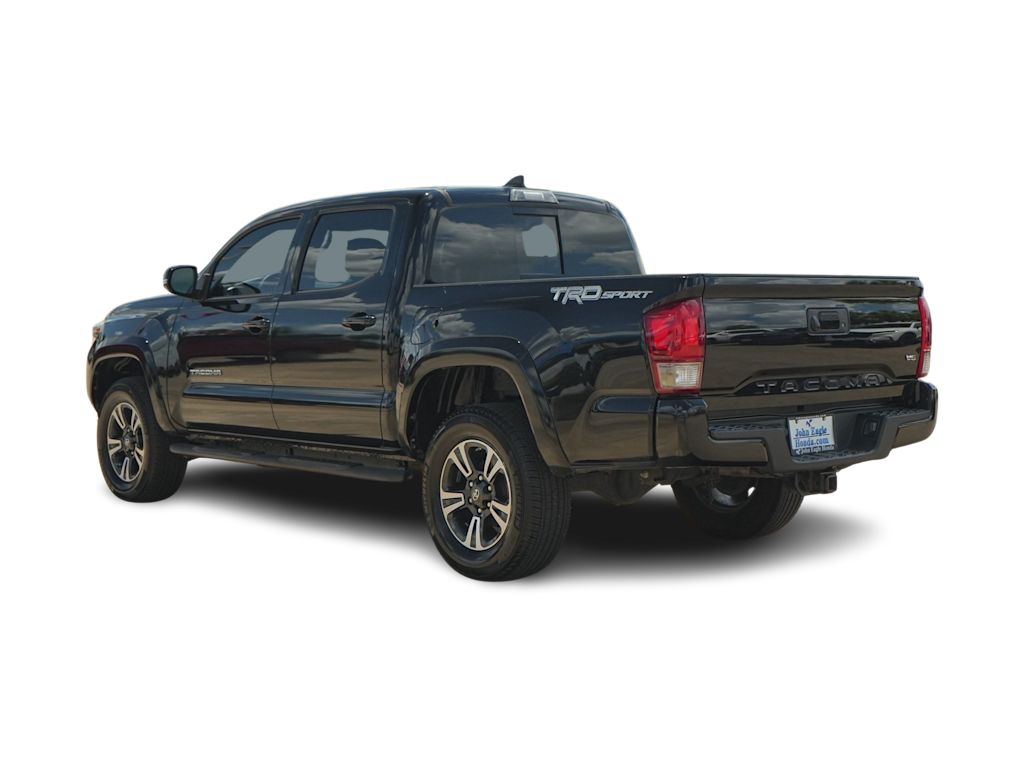 Thumbnail: 2017 Toyota Tacoma - 4