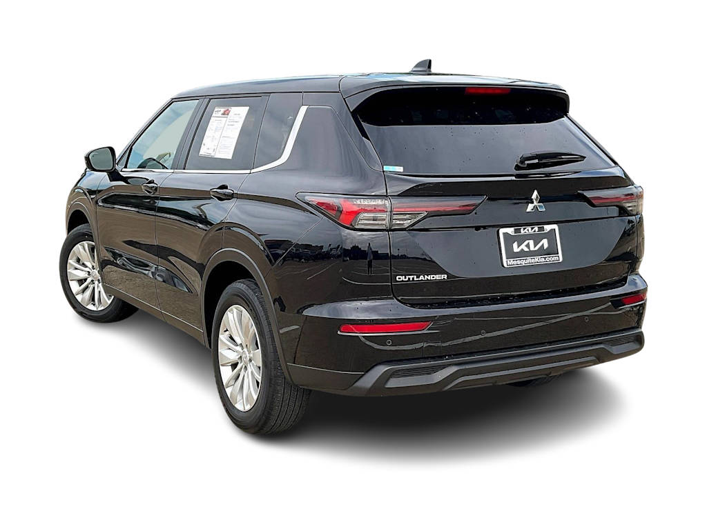 Thumbnail: 2025 Mitsubishi Outlander - 4